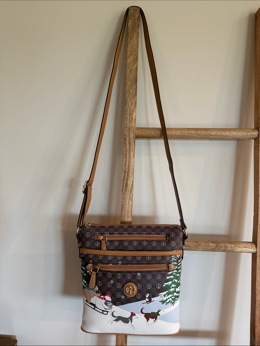 Giani Bernini Brown, White and Green Festive Winter Scene Crossbody Bag - Picture 2 of 8